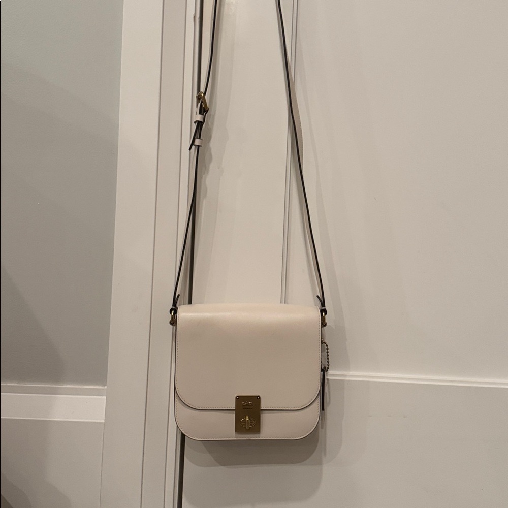 COACH Sutton Saddle Bag in Chalk NWOT purse leather - Picture 2 of 15